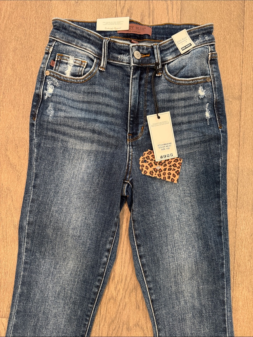 Judy Blue NWT Distressed High Waist Shark Bite Hem Skinny Fit 1/25 Cotton Denim - Picture 2 of 10
